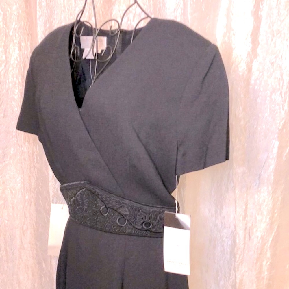 MAGGY LONDON dress 😍🤩 - Picture 2 of 8